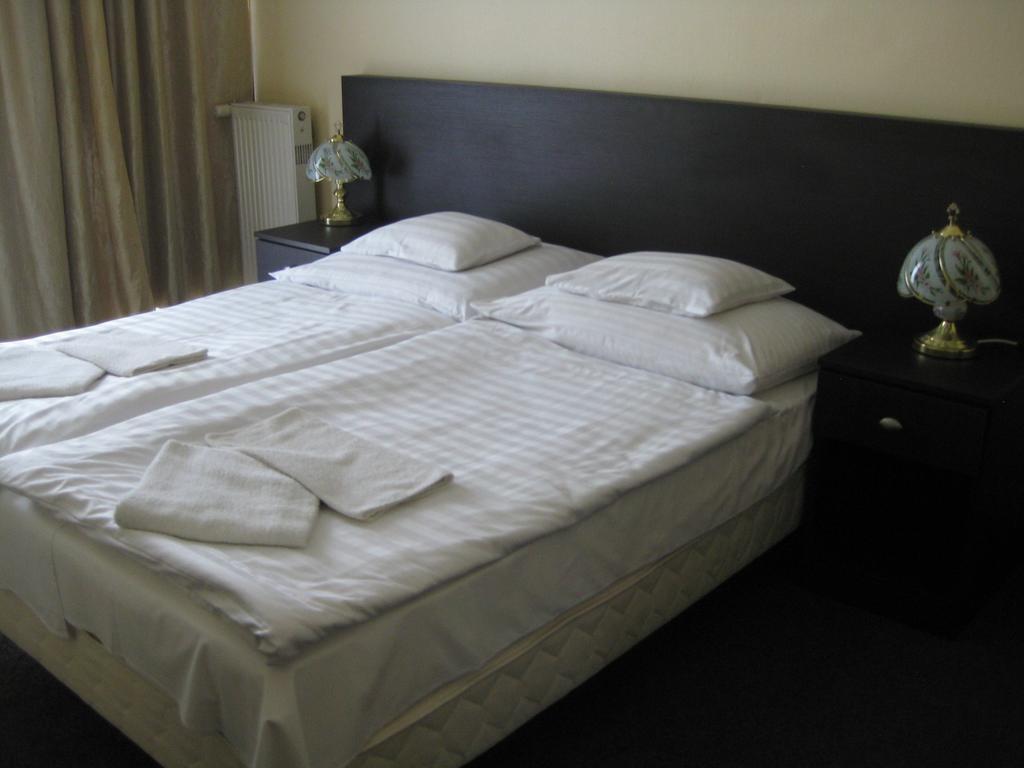 Hotel Uno Kecskemét Eksteriør bilde